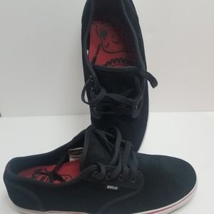 DVS Skate Shoes - Size 10½